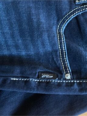 Silver Jeans Women’s Dark Blue Straight Leg Jeans